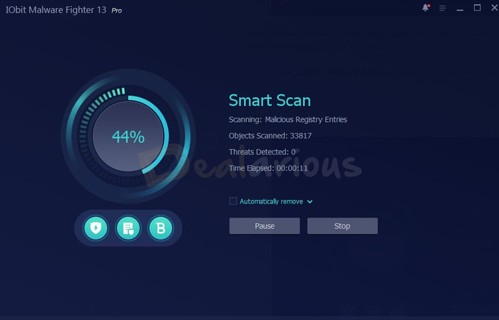 Malware Fighter Smart Scanning Smart Scan in progress on IObit Malware Fighter Pro interface