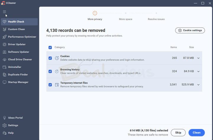 CCleaner-7-Health-Check-Privacy-and-Browser-Cleanup-Dashboard CCleaner 7 Health Check tab showing scan analysis results with options to remove cookies, browsing history, and temporary internet files.